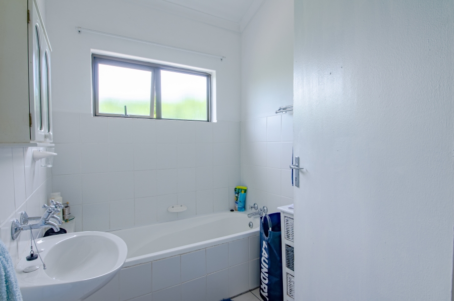 5 Bedroom Property for Sale in Heuningkloof Western Cape